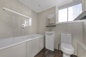 Bathroom - Gloucester Terrace - W2- click for photo gallery